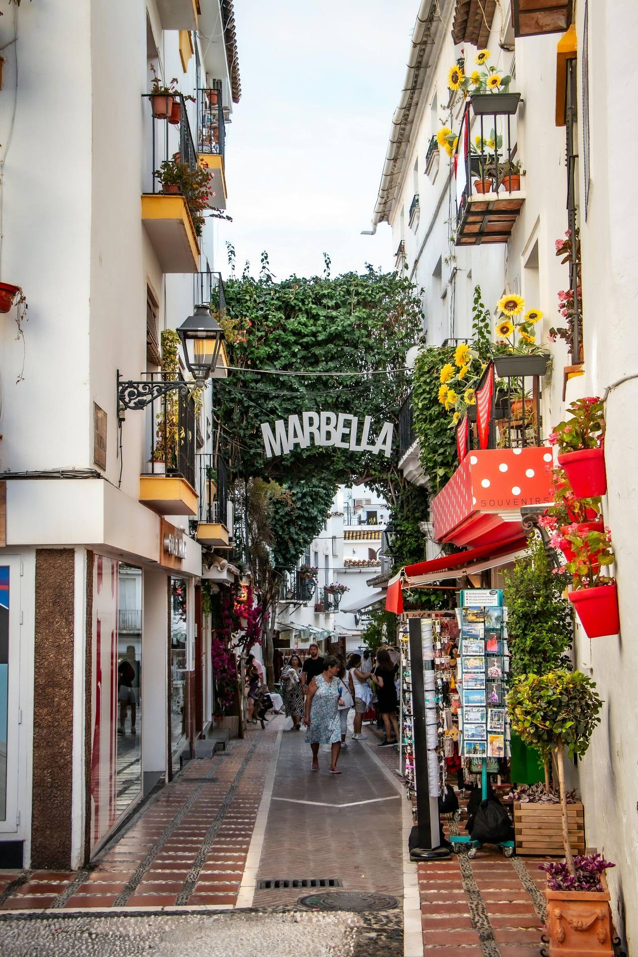 Marbella aan de Costa del Sol — Nederlandstalige makelaar Glaser